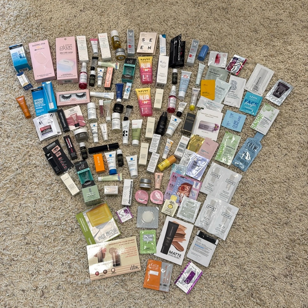 Huge 110 Piece Beauty Bundle Lot Mostly Prestige Deluxe Samples with LED Light